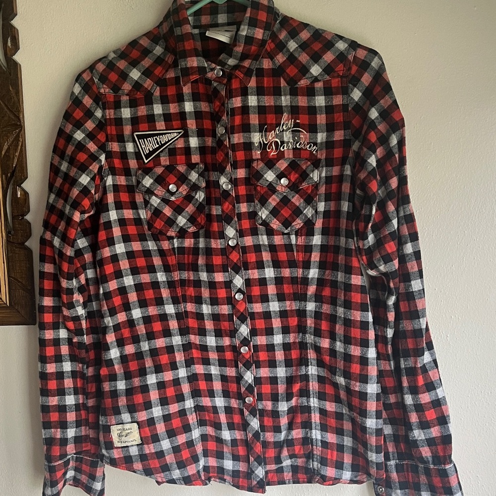 Harley-Davidson Red and Black Shirt Snap/Sleeves can also be snapped up